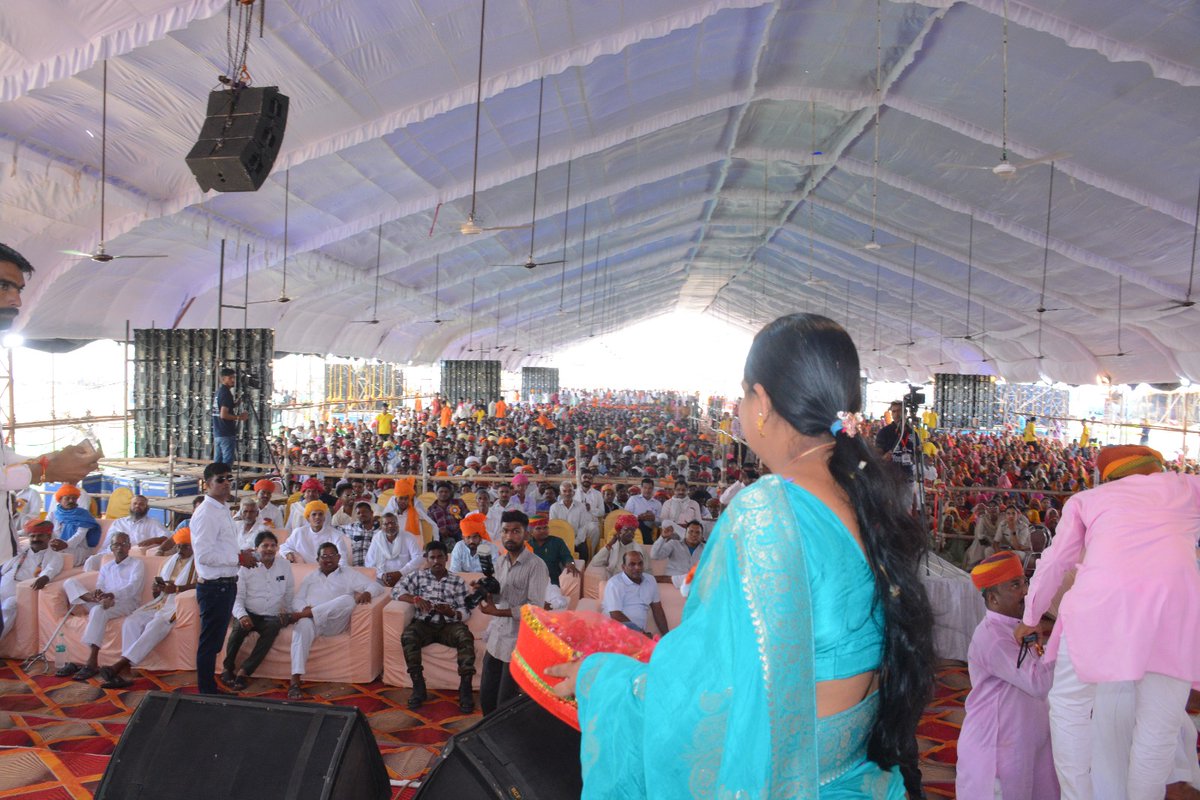 SonaDeviBawari's tweet photo. आज बावरी समाज महाकुंभ पाली जिले के सोजत में आयोजित हुआ लाखों की संख्या में समाज के लोग एकत्रित होकर अपनी एकता का परिचय दिया
#सोजत 
@Sukhjinder_INC @ashokgehlot51 @qazinizamuddin @GovindDotasra @PParashar60 @_lokeshsharma @ShashiK_Sharma @INCRajasthan https://t.co/qVYUbo6Fqr