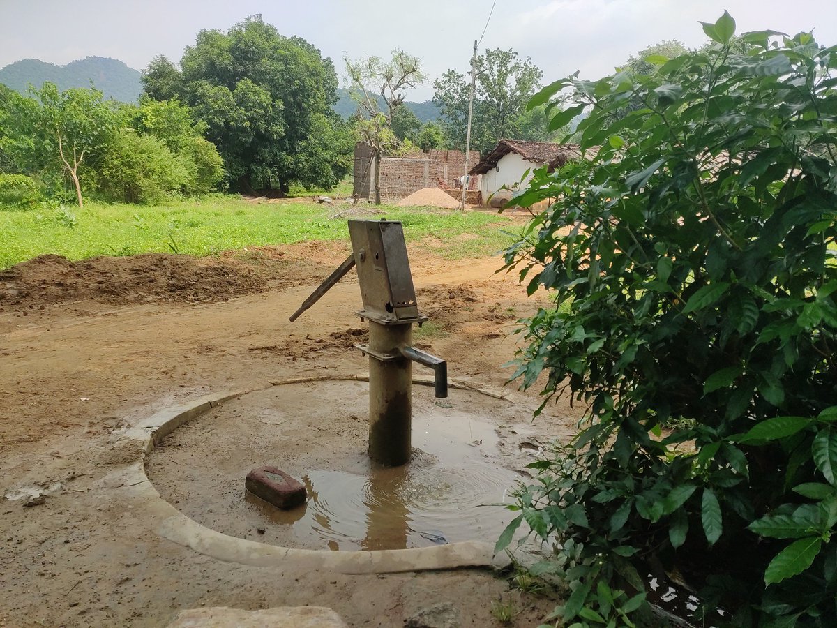 padmanabhanaik7's tweet image. #କଳାହାଣ୍ଡି ଜିଲ୍ଲା #ମ.ରାମପୁର #ଗୋଛାଡେଙ୍ଗେନ୍ ଗ୍ରାମ ପଞ୍ଚାୟତ  #ବାଞ୍ଜିପଦର ଗାଁ #ପିଇବାପାଣି ଓ #ଗମନାଗମନ ସୁବିଧା ଅପହଞ୍ଚ ଦୟାକରି ଏଥିପ୍ରତି ଧ୍ୟାନ ଦେବା ପାଇଁ ଅନୁରୋଧ। @gapg_dept @CMO_Odisha @IPR_Odisha @PRDeptOdisha @SecyChief @Vkpandianfancl1 @PradeepJenaIAS @MoSarkar5T