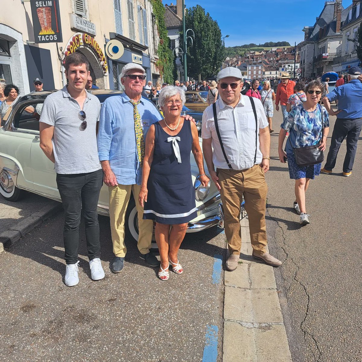 Ça a sévèrement bouchonné à Joigny aujourd'hui, pour la plus grande joie des petits et des grands.
Bravo aux organisateurs pour cette nouvelle édition réussie des Bouchons de Joigny !