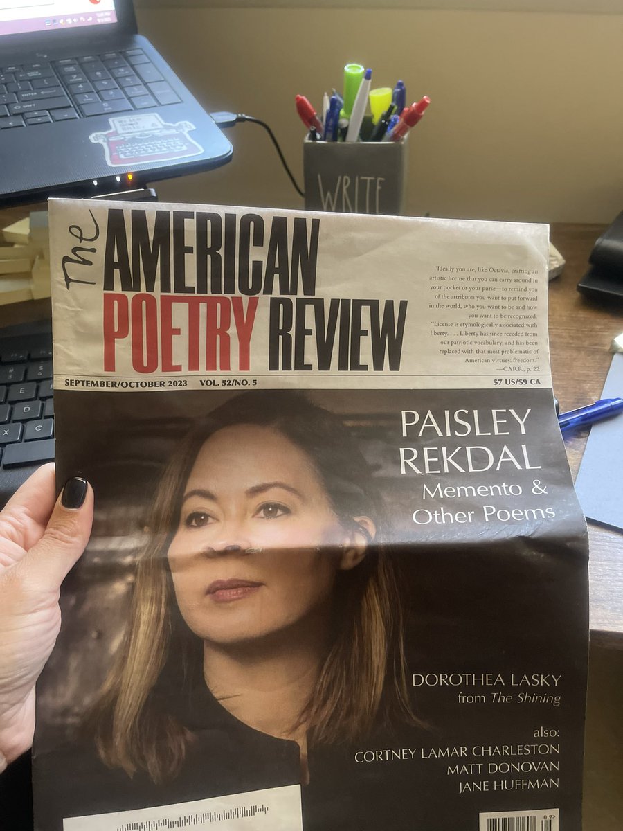 🖤 #SundayReading 😌 with @AmPoetryReview & @PaisleyRekdal 
😃 #readpoetry #poetry #theamericanpoetryreview #literarymagazine #poems #poem #poemsoftheday