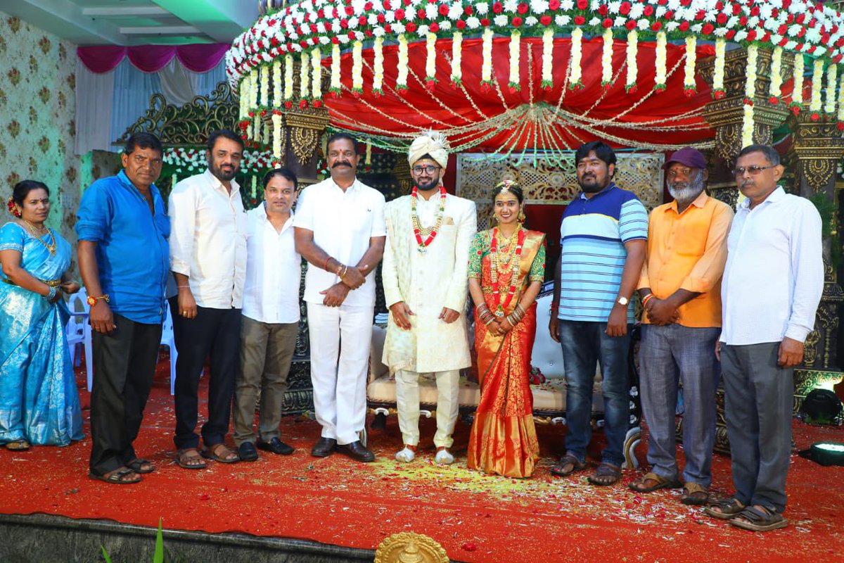 JSurenderreddy2's tweet photo. హుస్నాబాద్ నియోజకవర్గంలో పలు వివాహాలకు హాజరై నూతన వధూవరులను ఆశీర్వదించడం జరిగింది.. https://t.co/4eRkq21PL6