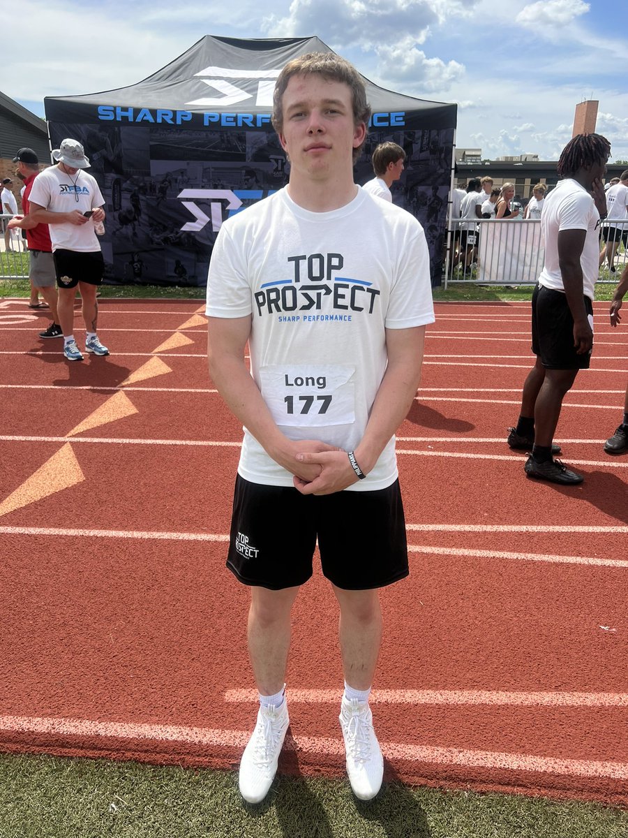 Trent Long, senior of Clifton-Clyde (8M-I), with a huge night in week one in 50-8 win over Hanover. 

Offense
5 of 8 passing 165 yards, 2 TDs
12 carries for 218 yards, 3 TDs (20, 47, 76 yds)

Defense
16 tackles
#sportsinkansas