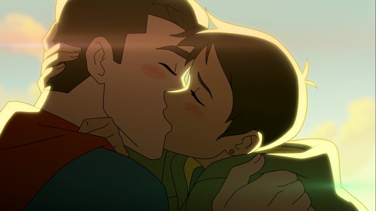 cloisthinker's tweet photo. daily planet rooftop kisses https://t.co/VC7AukufR8