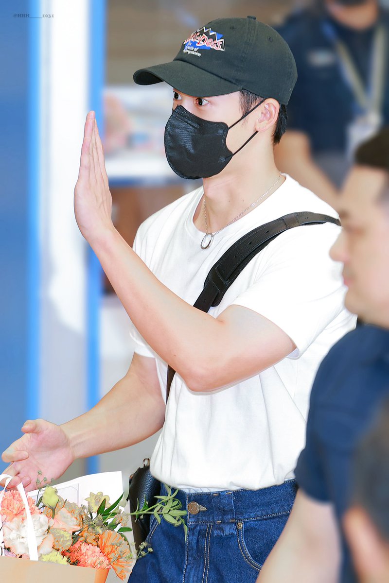 HHH_____1031's tweet photo. 230903 ICN 입국

🥹🥹🥹
#허광한 #許光漢 #GregHsu #HsuGregHan https://t.co/3SKZUDYAvj