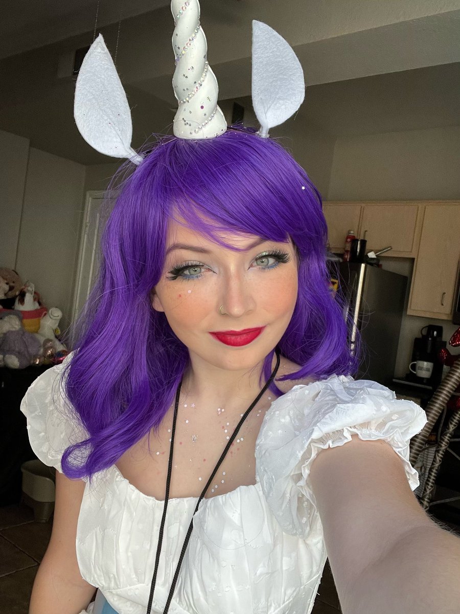 #GalaxyConAustin day 2 as rarity!! ✨ if you see me come say hi!!! :)