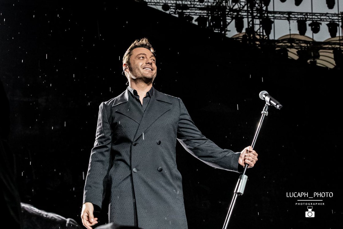 LucaphPhoto's tweet image. Tiziano Ferro - TNZ23 - 15 giugno 2023 per @theway_mag 

@thehiveproject_pr 

#tizianoferro #TNZ23 #sansiro #fotografomilano #reportage #livemusic #photographer #photomusic #milano #giugno #concertphoto #photojurnalism #musicphotographer #live #musicphoto