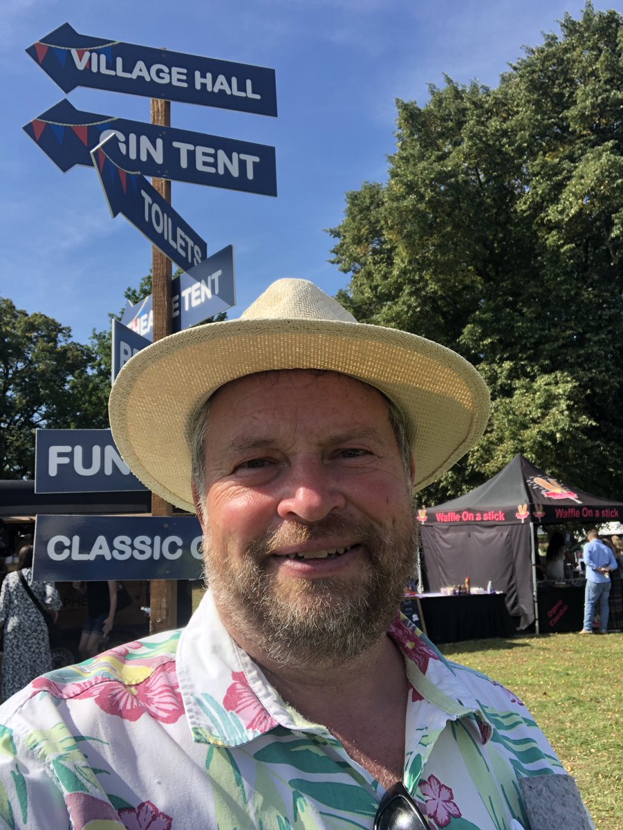 PGcomms's tweet photo. Super day at @ShalfordFair 
Congrats to the organisers with thousands descending on #Shalford to support a worthwhile local community event, raising money for - amongst others, @SSChospices &amp; @halowproject 
Really enjoyed the compere role! 🎙
Good to have @BBCSurrey there too..😊 https://t.co/CVayZ3K5tZ