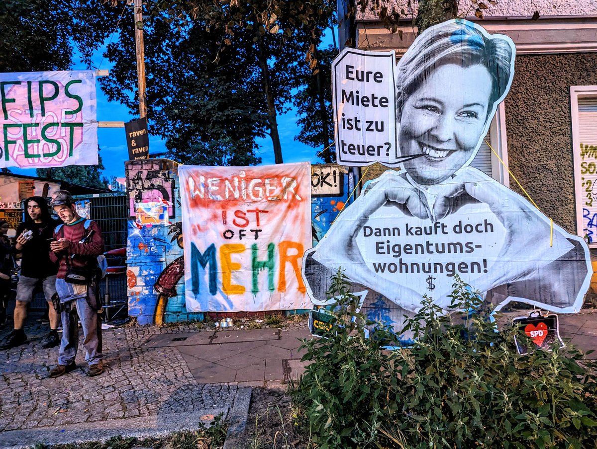 MietenwahnsinnB's tweet photo. @A100stoppen Berlin für Menschen, nicht für Autos. Wohnungen für alle, statt #Abriss. Wohnraum statt #Autobahn. #b0209 #A100wegbassen #Friedrichshain Keine #Pandion Luxusbüros, statt Wohnungen & #Grünflachen @BuendnisZRV @myGruni @laskerkiez @ostkreuzkiez @ostfunk030 @ZukunftOstkreuz #Clubs https://t.co/ZtaPG86Fvk