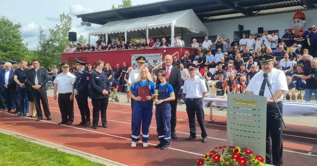 An diesem Wochenende vertraten unsere JFW aus Trebendorf und Wolfshain das Land Brandenburg bei den Deutschen Meisterschaften 🇩🇪 im CTIF in Burglengenfeld 

13. Platz JFW Trebendorf mit 1005,61 Punkten 

15. Platz JFW Wolfshain mit 993,50 Punkten 

Glückwunsch 🇩🇪🚒🎉🤝🍀🙌!