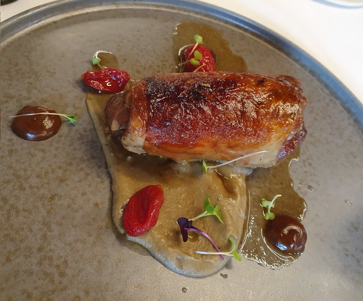 elmorrofino's tweet image. Hoy nos hemos rendido ante la maravillosa cocina de @Cal_Carter Sencillamente excelente. #Mura @Bertaperich