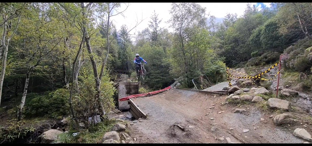 MuzzlePunk's tweet photo. 3 Years apart 
2 Totally different bikes 
1 Goal. Live Life to the full.... https://t.co/0evfiPXY1e