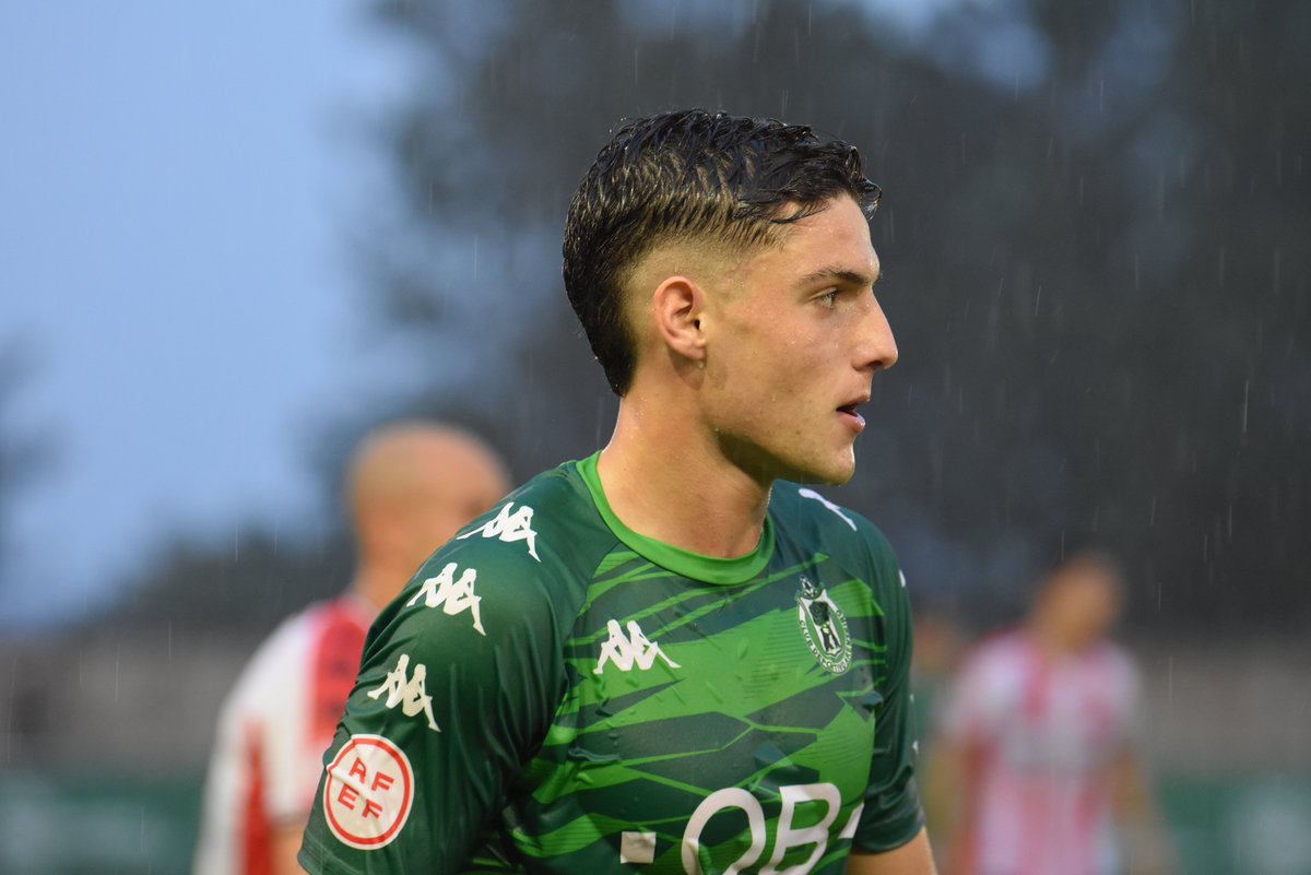 CD_Arenteiro's tweet photo. Debut de @TomiBerardozzi ca camisola do Arenteiro 💚 https://t.co/VzoP0UNiJp