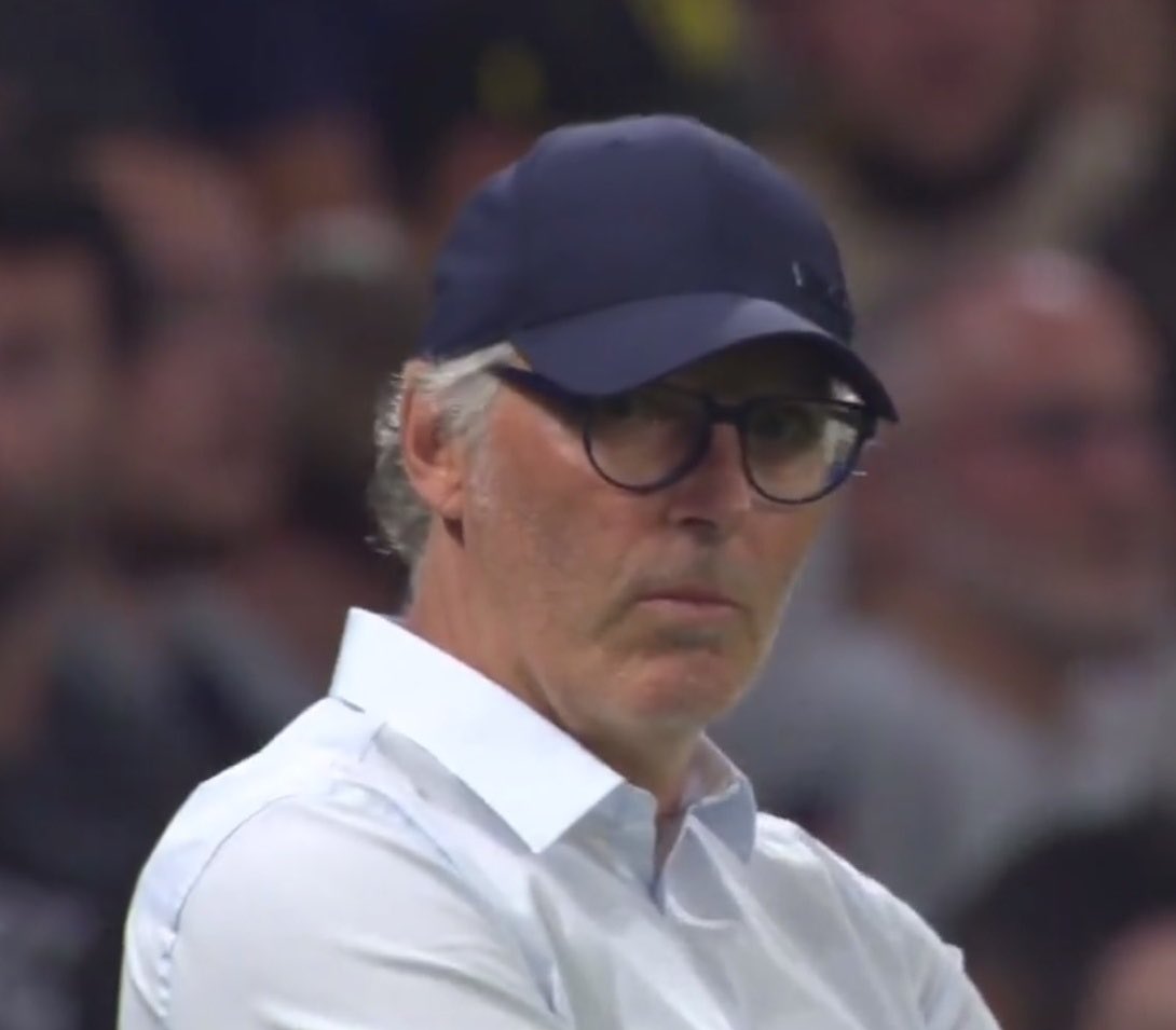 Blanc 💬 : « J’ai demandé à Luis Enrique de mélanger les équipes pour la seconde mi-temps. On verra s’il accepte. »
#OLPSG