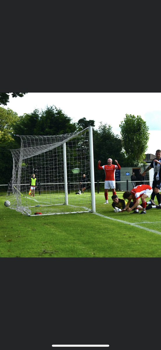 Garry Thompson tweet media