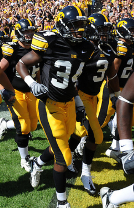 LegacyHawks's tweet photo. Happy Birthday to Chris Rowell! Enjoy your day. Go Hawks! #LegacyHawk https://t.co/5YUZ0mnnK4
