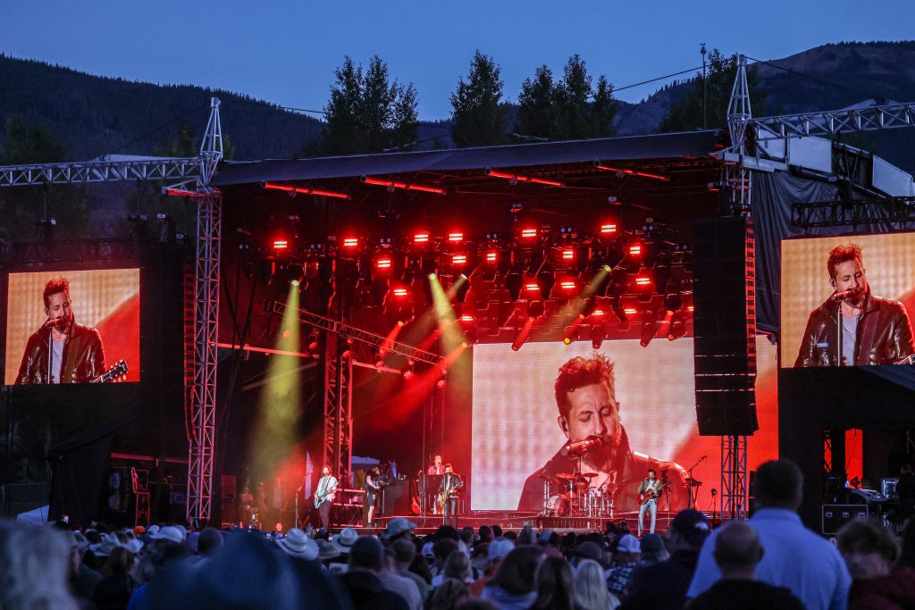 olddominionfan's tweet image. 🎸😝
#jazzaspen #olddominion #odarmy 
📸 : Austin Colbert for The Aspen Times