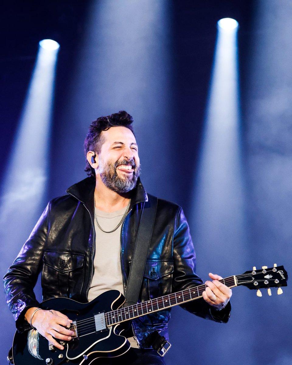 olddominionfan's tweet image. 🎸😝
#jazzaspen #olddominion #odarmy 
📸 : Austin Colbert for The Aspen Times
