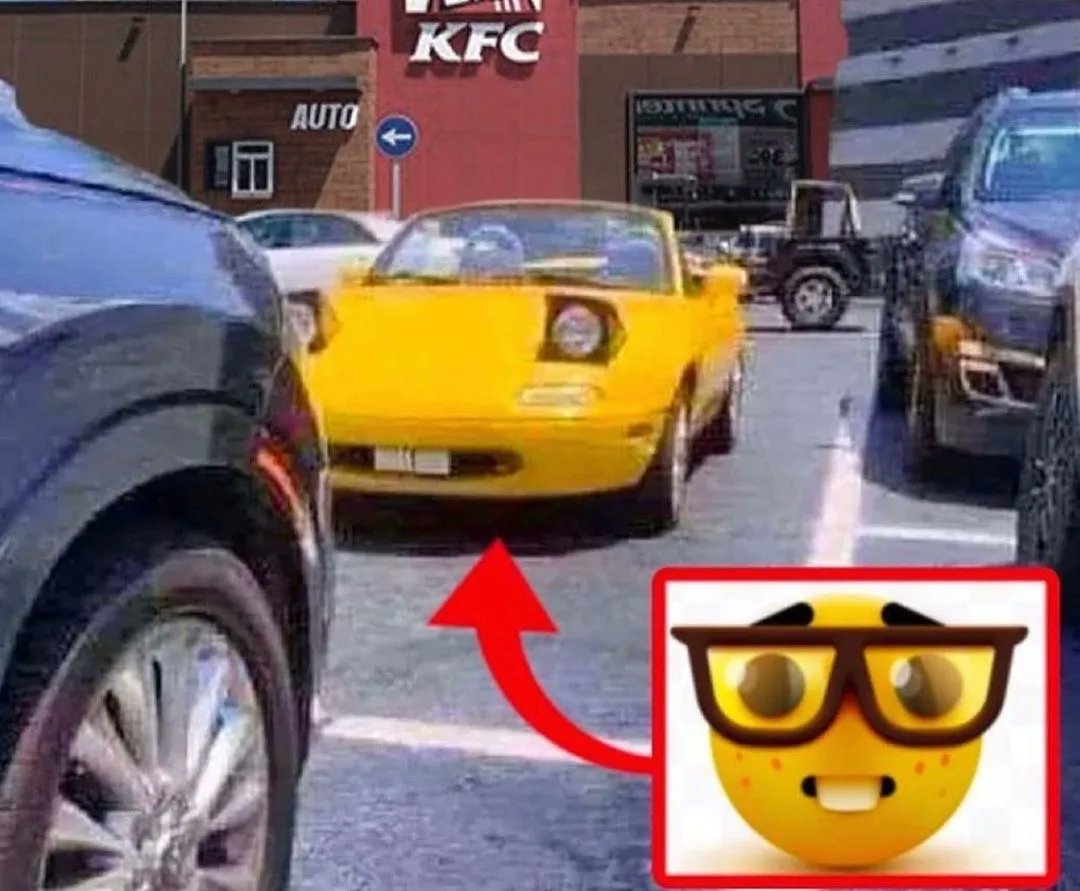 🕐HOURLY🕑 shitpost tweet media