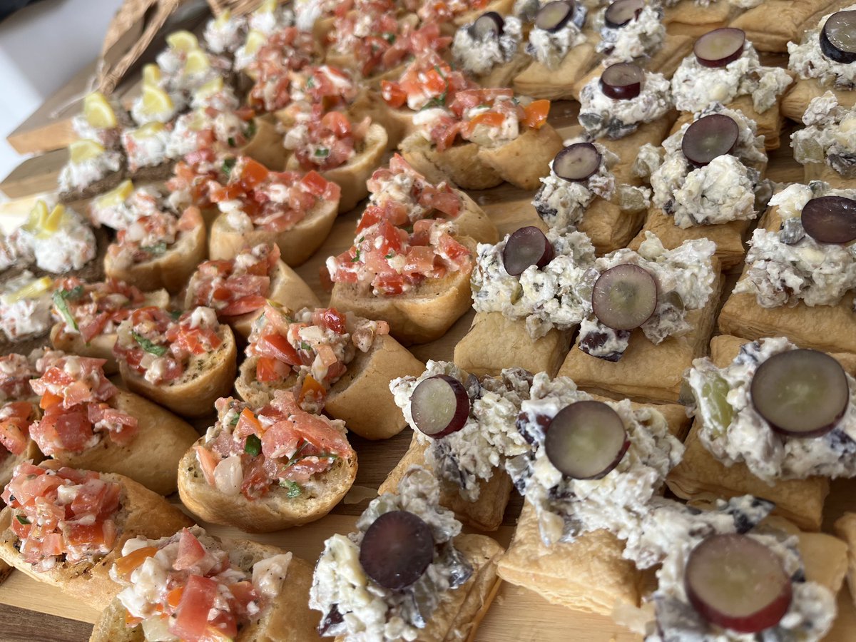 As always, we forgot to photograph the whole buffet 🙄