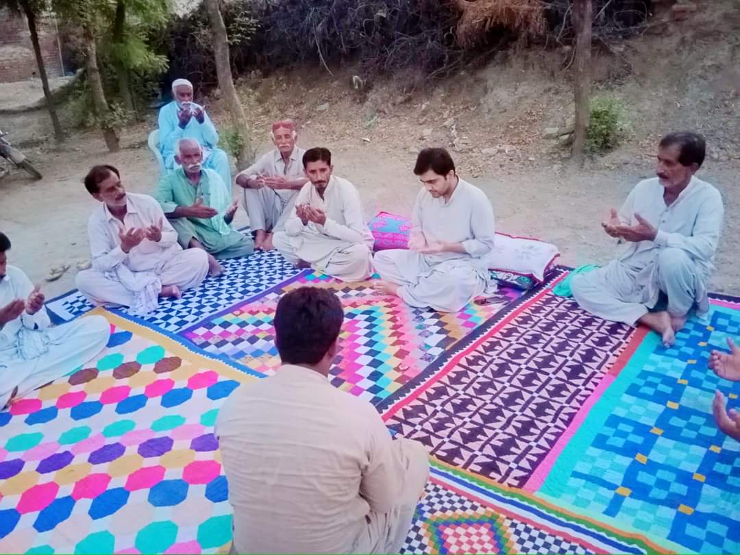 MunirChandioPPP's tweet photo. #PakistanPeoplesParty Leader Respectable @AmjadAChandio Sahab Condolence with party workers and constituency of #PS_35 at #NaushehroFeroz @mumtazchandiomp @BBhuttoZardari @MunawrChandio @AseefaBZ @MasroorAChandio https://t.co/uFcZQrp5My