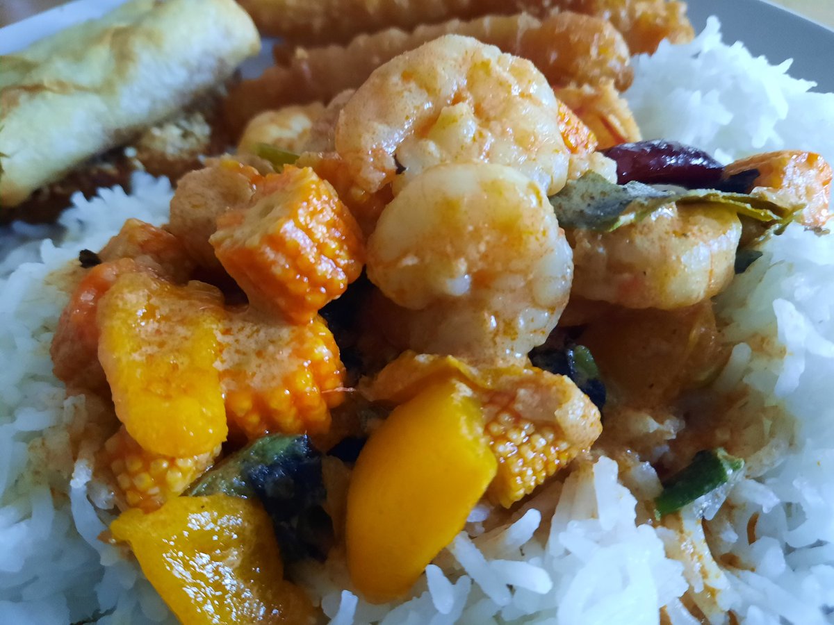 Haven't posted my food for a while , but mini helped me make our interpretation of prawn red Thai curry. We did follow the recipe....kinda. we will definitely have it again . #thisfamilylikesheatandflavour 😋