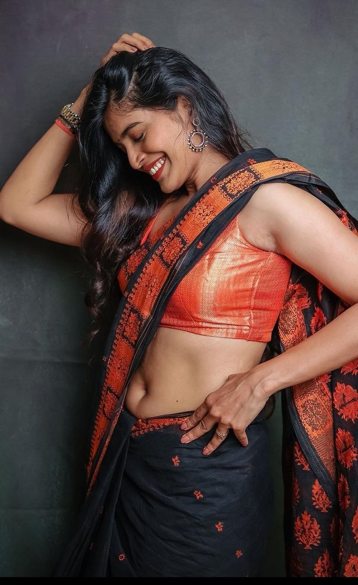 Lovely_Queens1's tweet photo. Beauty in Saree #Sanchitha 😍😍😍 https://t.co/pHgqpmbt5d