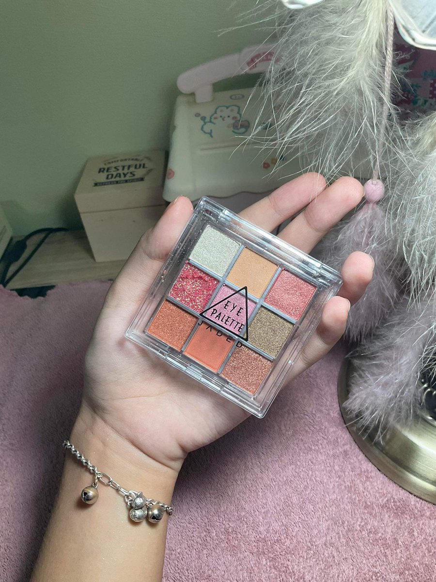 อายเเชโดว์ตัวนี้ก็สีน่ารัก ราคาน่ารักมากกๆๆๆ เเค่9บาทเองในshopee ใครไม่ตำพลาดมากก 
พิกัด 
📍📍📍 จิ้มลิ้งตรงนี้เลยค่า shope.ee/5AQ029VuWB
#เครื่องสำอาง #ใช้ดีบอกต่อ #ราคาถูก