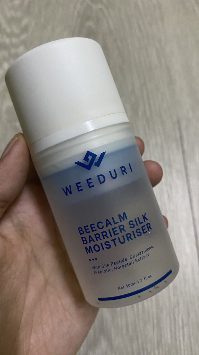 anisazulaika_'s tweet photo. Nak nangis la my fav moisturiser from weeduri ni dah habis dahlah ni je penyelamat time muka breakout nasib ampoule dia tinggal lagi sikit boleh lah pakai lagi 2/3 kali 🥹 Bersyukur sangat weeduri gifting me this moisturiser dengan ampoule lebah time muka i breakout teruk dulu 🫶🏻 https://t.co/0rOtnnDRjl