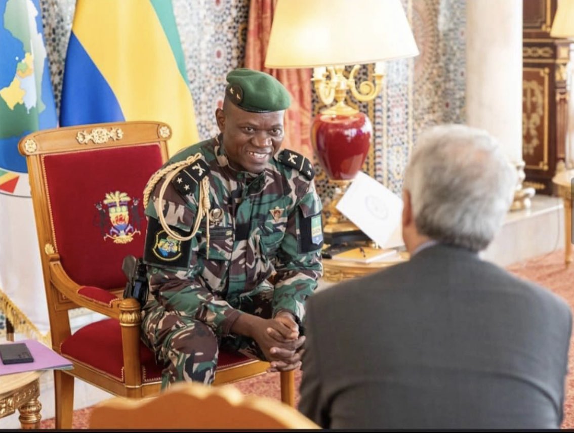 ibrahimamaiga's tweet photo. L'ambassadeur de France Alexis Lamek reçu par le putschiste gabonais. De qui se moque la France? Elle est juste contre les coups d’états qu’elle ne contrôle pas. https://t.co/GzuMYJzVkn