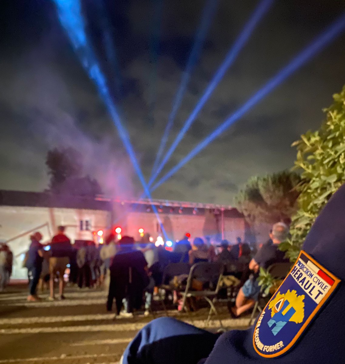 ProtecCivile34's tweet photo. Pendant 2 weekends, 12 stagiaires ont suivi leur formation #PSE1 dans des mises en situations variées. Alternance entre pratique et théorie pour apprendre les gestes de secours à effectuer en équipe et avec du matériel.
Un binĂŽme a assurĂ© ce week-end le Festival InvitationS đ https://t.co/MIHZi8qNLh