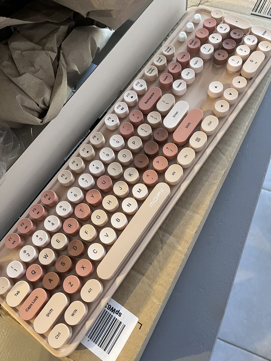 Claire Harley tweet media