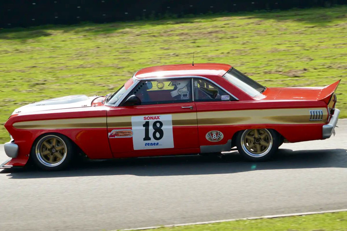 Thundersaloons's tweet image. Spotted: Andy Robinson’s Ford Falcon V8 in Historic Modsports &amp;amp; Special Saloons action at Croft Circuit! 

Robinson took the Falcon to P4 finish in race 1 &amp;amp; achieved a podium P2 finish in race 2 🏁

#CroftCircuit #HSCC #HistoricModsportsSpecialSaloons 

(📸©️ @d754771)