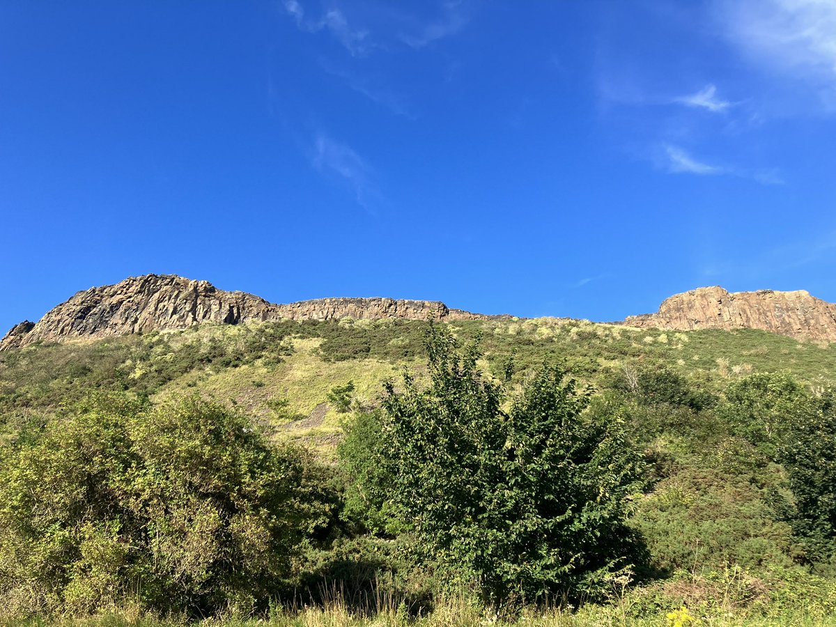 kirstenology's tweet photo. Big walk today ending at Arthur’s Seat. Pictures below are of #Salisbury Crags made of a #dolerite (#intrusive, medium-grained equivalent of #basalt) sill. In love with how you don’t always need to travel so far to look at such fascinating #geology. https://t.co/V2CraJ968n