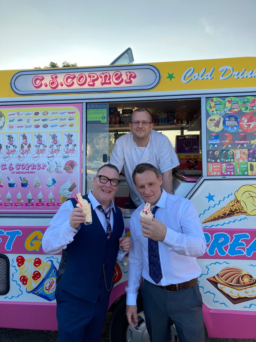 chris_copner's tweet photo. Cracking weekend 🍦 💥 @radiojagger @radiowoody1 @Emmajagger1 https://t.co/HxJ0XUn43C