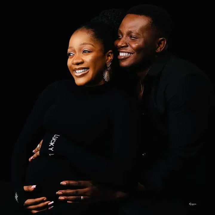 RechabiteMEDIA's tweet photo. JUST IN, CONGRATULATIONS ARE IN ORDER AS, REJOICE IWUEZE OLADAPO OF FORMER POPULAR KIDS BAND, DESTINY KIDS AND HUSBAND, MR TEMITAYO SAMUEL OLADAPO, WELCOME BOUNCING BABY.

DETAILS LATER. 

Photo credit - Rejoice Iwueze Oladapo page https://t.co/qZ4OE2SyYO