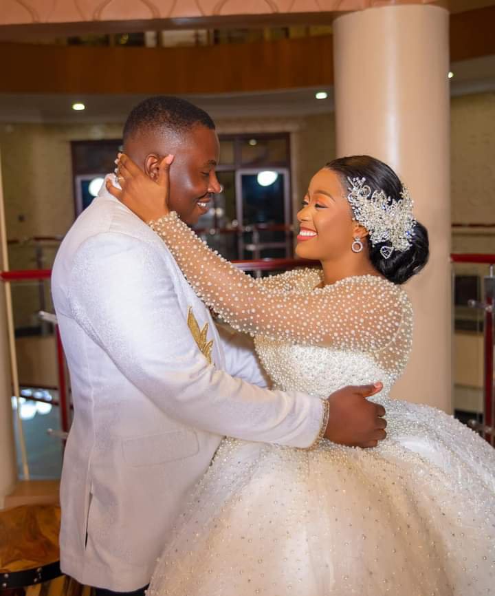 RechabiteMEDIA's tweet photo. JUST IN, CONGRATULATIONS ARE IN ORDER AS, REJOICE IWUEZE OLADAPO OF FORMER POPULAR KIDS BAND, DESTINY KIDS AND HUSBAND, MR TEMITAYO SAMUEL OLADAPO, WELCOME BOUNCING BABY.

DETAILS LATER. 

Photo credit - Rejoice Iwueze Oladapo page https://t.co/qZ4OE2SyYO