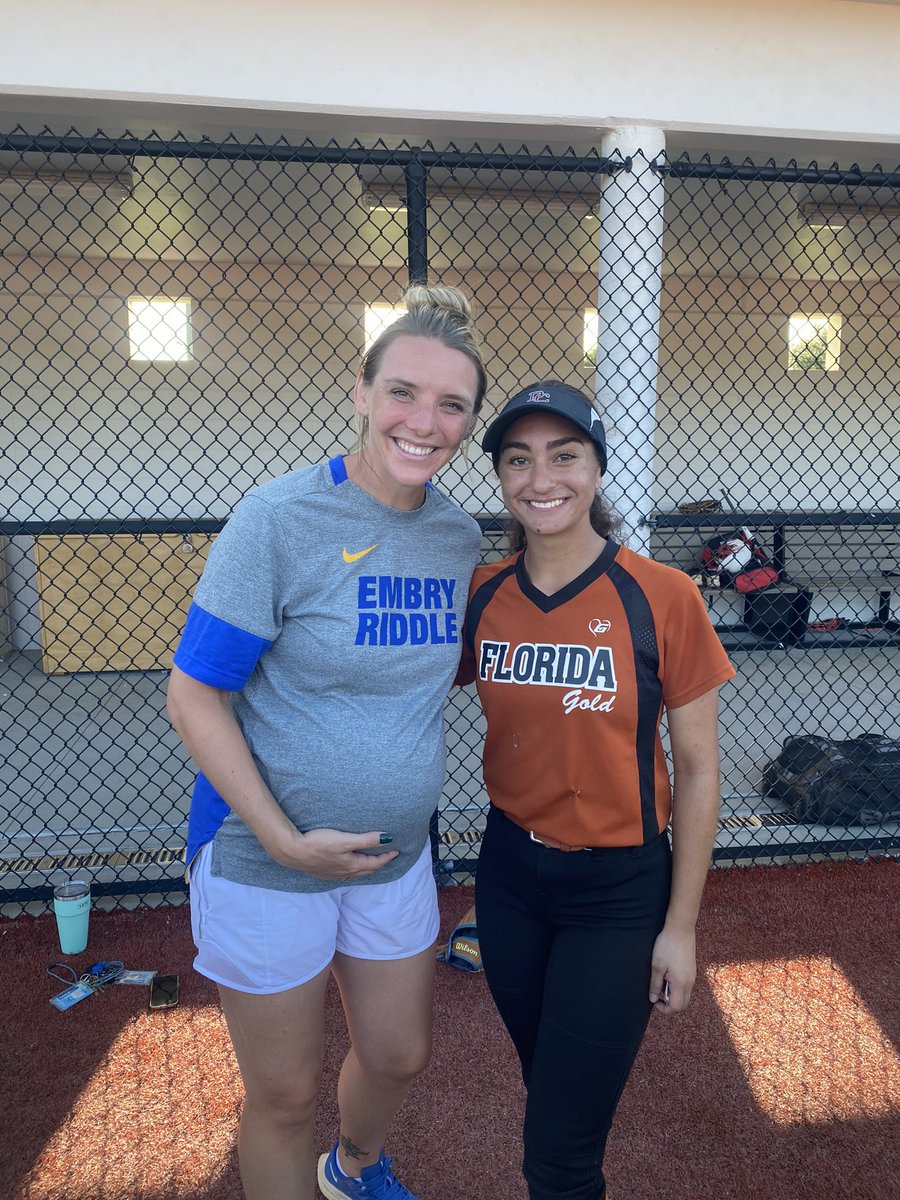 RubiBonilla2025's tweet photo. There’s no better way to kick off a long weekend and September than with a camp ❕❕Thank you so much @coachkelsid @StephanieCeo @ERAUSoftball and @DSC_Softball for such an amazing camp 🔥🥎🦅  #GoERAU #GoEagles https://t.co/RL9abHIrjJ
