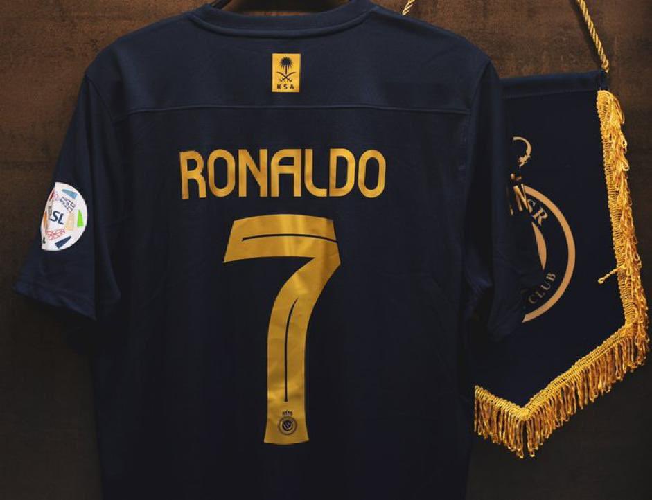 SportNFC's tweet photo. 🟡 - لأنكم غالين علينا | 

• سحب على تيشيرت نادي #النصر موسم 2023 . . 

- الشروط :
 متابعة @SportNFC + @D2LXl + ريتويت 

- فالكم الفوز 💛😍! https://t.co/n739om9d3v