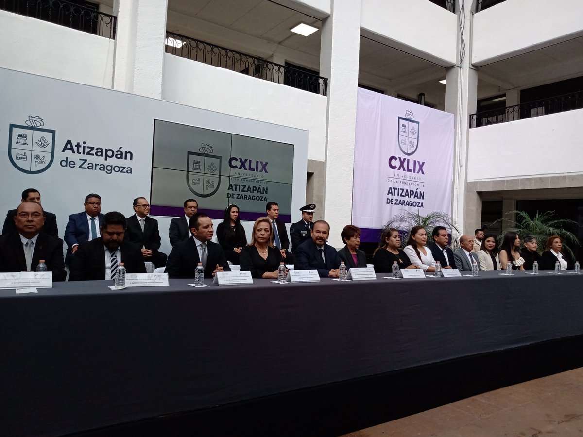 El alcalde <a href="/Pedro_RVillegas/">Pedro Rodríguez V</a> festejó esta mañana el CXLIX aniversario de la fundación de Atizapán de Zaragoza en el palacio de gobierno de <a href="/GobAtizapan/">Gobierno de Atizapán de Zaragoza</a> con el reto de ver hacia el futuro <a href="/atrueba_metro/">Arturo Trueba Metrópolis</a>