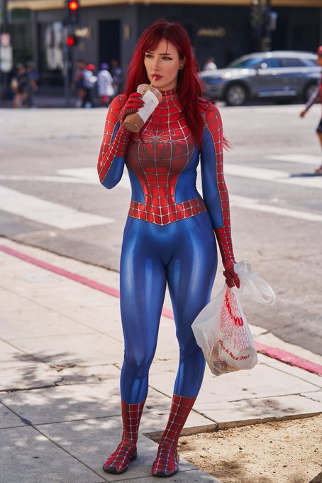 I&rsquo;m on my lunch break 🕸️🕸️🕸️ https://t.co/2DfXAmCOBK