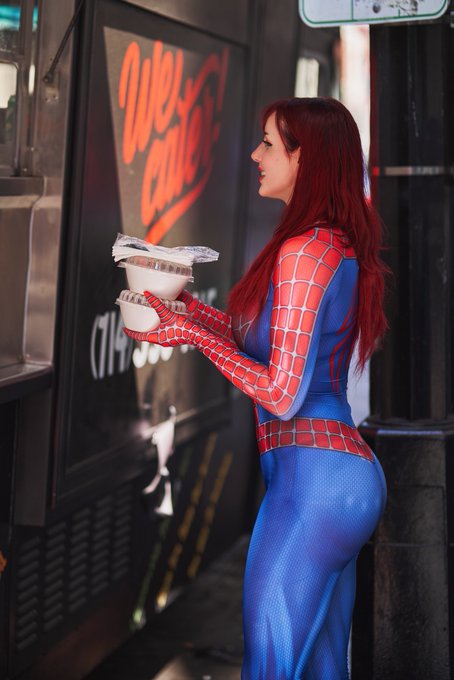 I&rsquo;m on my lunch break 🕸️🕸️🕸️ https://t.co/2DfXAmCOBK