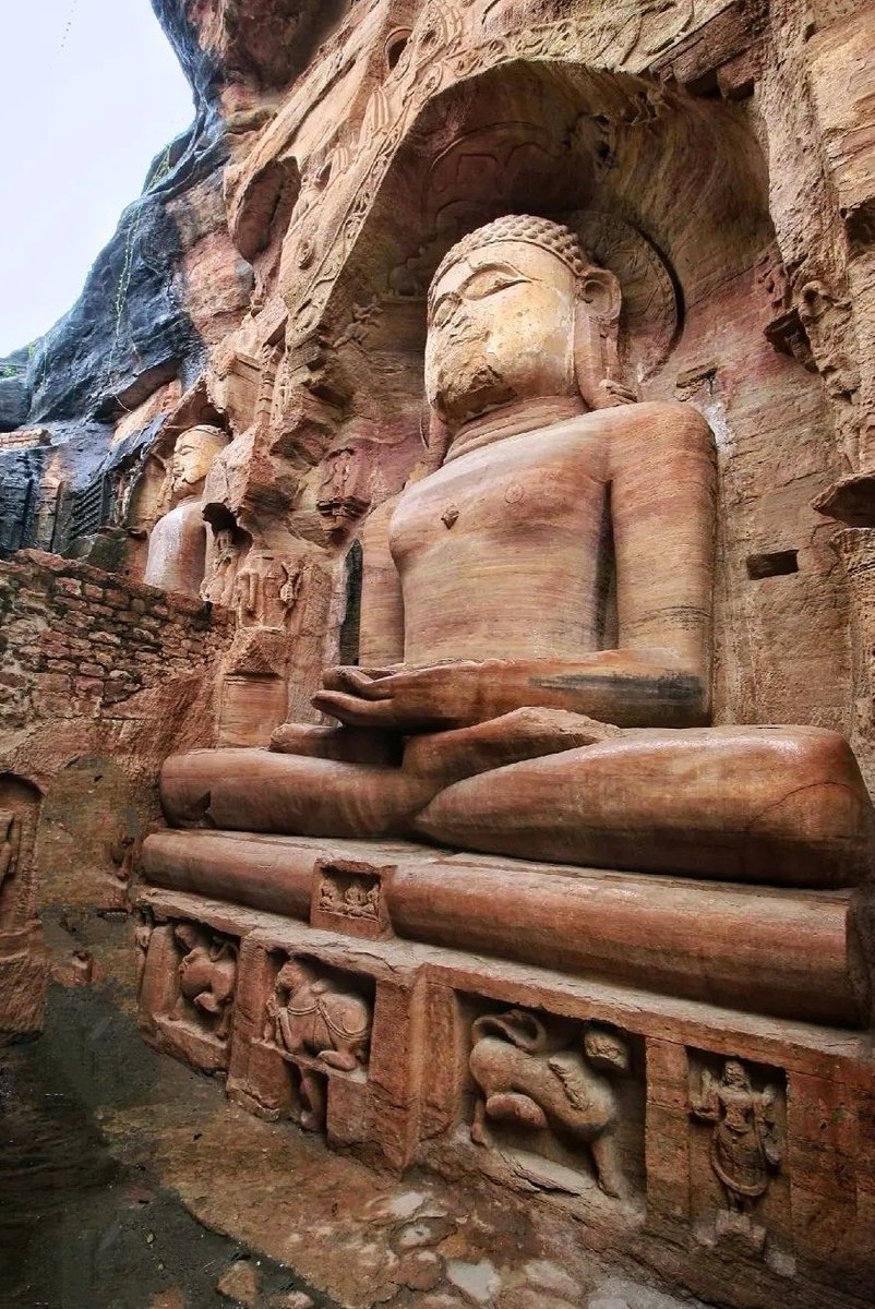 Gwalior Fort
Siddhachal caves Jain Idols were carved out by 15th century