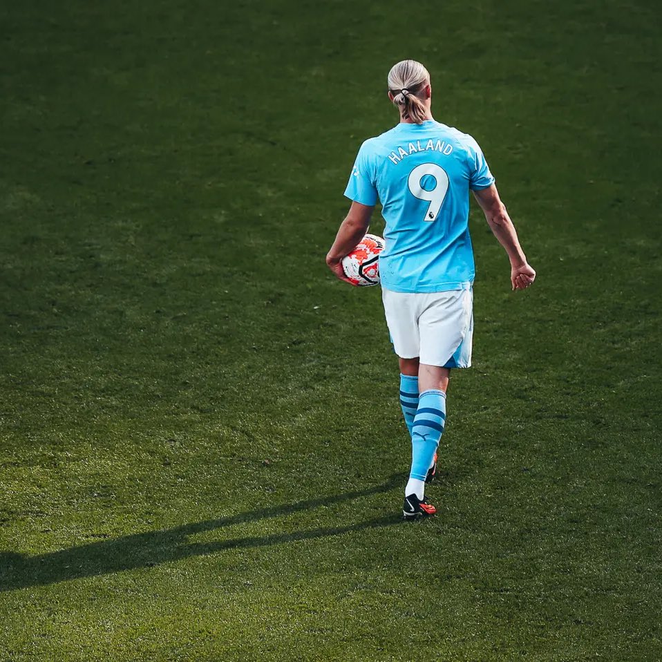 City_Xtra's tweet image. The sun is shining, the sky is blue, #ManCity win, and United lose…

Having a good weekend, Blues? 😏🩵