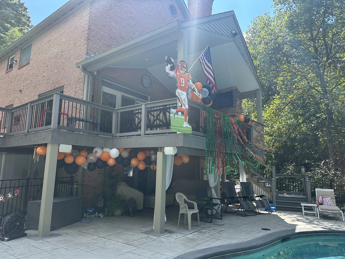 AnthonyStegeman's tweet photo. @JoeyB Leo wanted me to let you know that you’re invited to his birthday party. https://t.co/jOO6sOcnpn