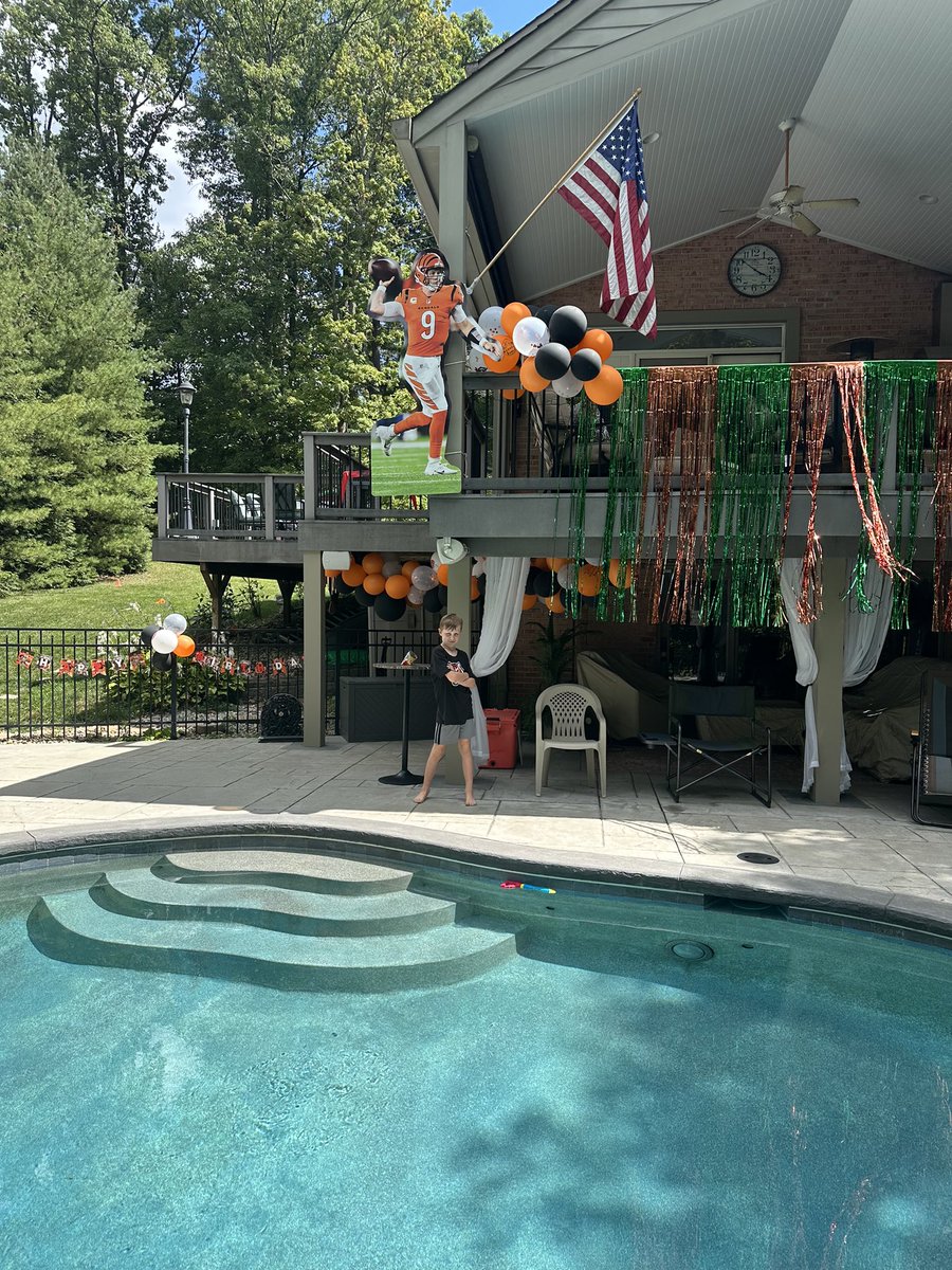 AnthonyStegeman's tweet photo. @JoeyB Leo wanted me to let you know that you’re invited to his birthday party. https://t.co/jOO6sOcnpn