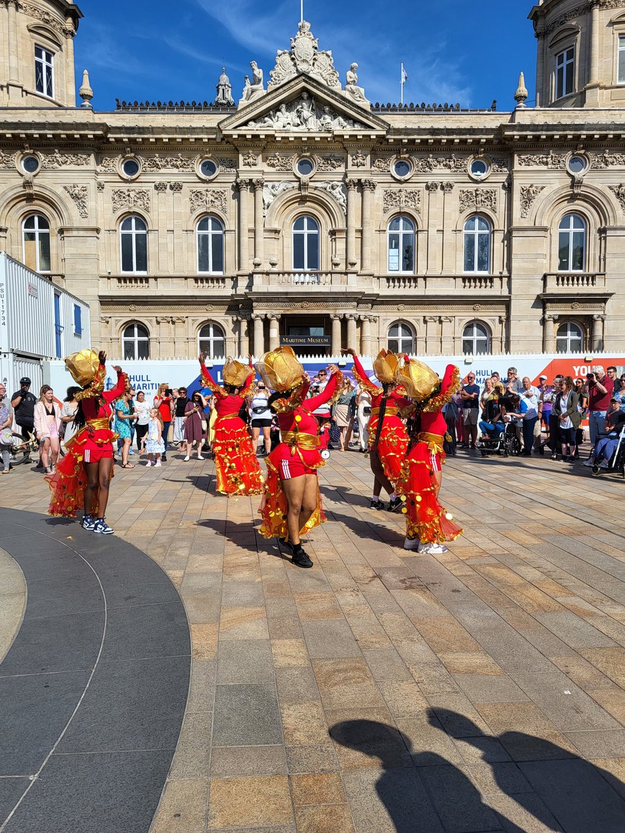 Fifi42's tweet photo. A great afternoon in Hull! #FreedomFestival #CityofCulture #NeverDullinUll https://t.co/8VBcDaxiXf