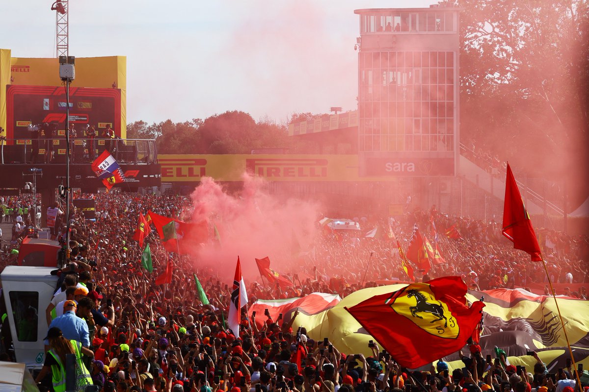 We ❤️ you, Monza

#ItalianGP #F1 <a href="/Autodromo_Monza/">Autodromo Nazionale Monza</a>