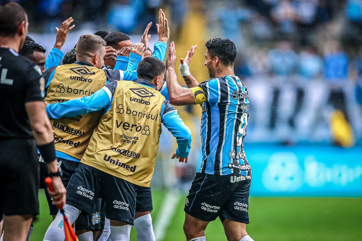 Gran partido de todo el equipo! 👊🏼

Una alegría para nuestra gente en nuestra casa.

A seguir <a href="/Gremio/">Grêmio FBPA</a>! 9️⃣