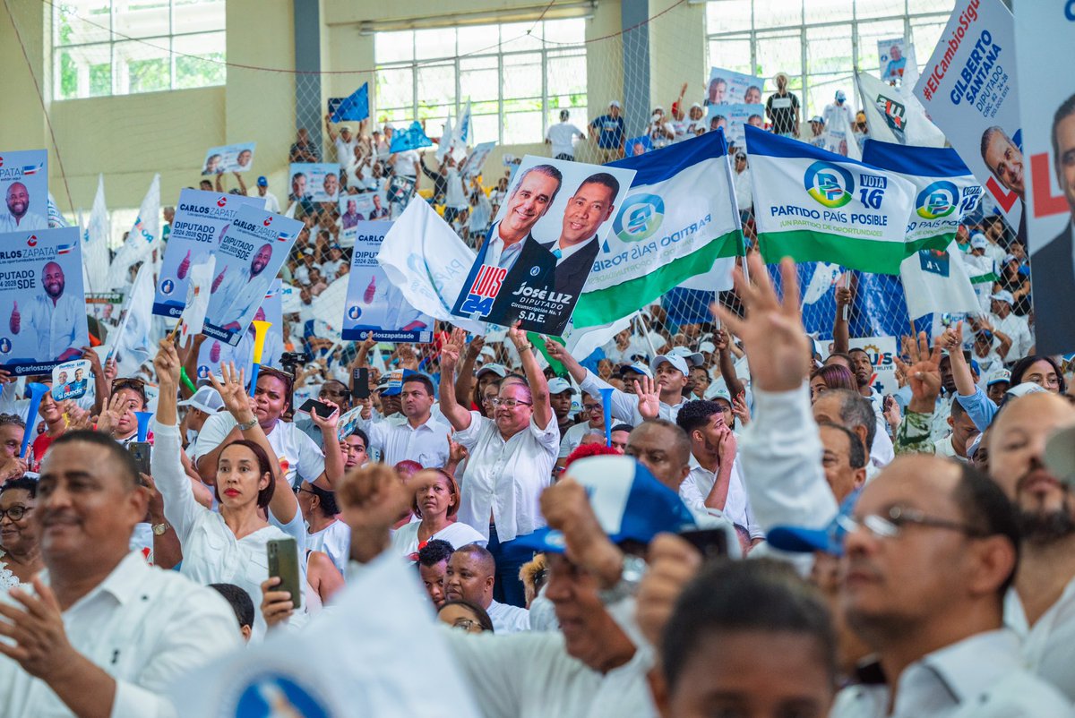 JosePaliza's tweet photo. Santo Domingo Este se convirtió esta mañana en el epicentro de un sentimiento nacional, ¡cuatro años más para el compañero presidente @LuisAbinader! ¡Unidos..! 🇩🇴 #SDEconLuis #Luis24 https://t.co/QzJDoT4xKJ