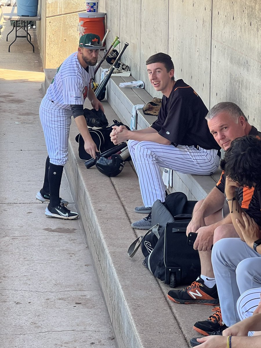 Quack quack <a href="/nickjr0123/">Starbucks</a> is in the dugout with @Scottkells16 #flockphoto #letsgoducks